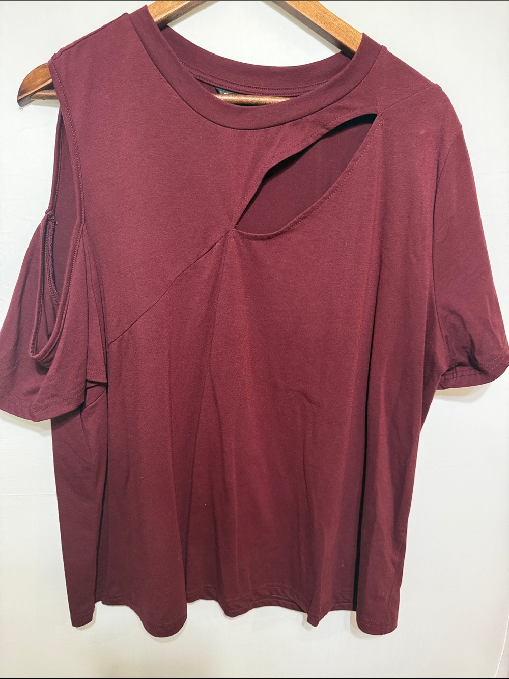SHEIN Burgundy Short Sleeve Cutout Tee
